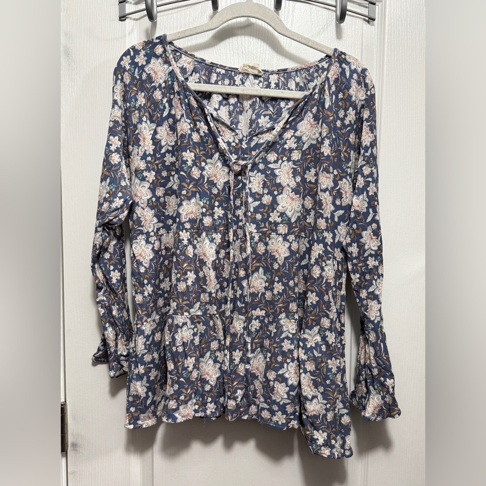 143 Story by Line Up Blouse Womens S Blue Floral Boho Bell Sleeve Top 100% Rayon